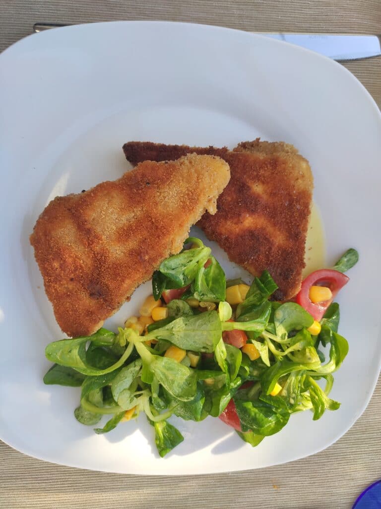 Feta gebacken auf Salat mit Senfdressing in Liesing mit Gerhard Seidl